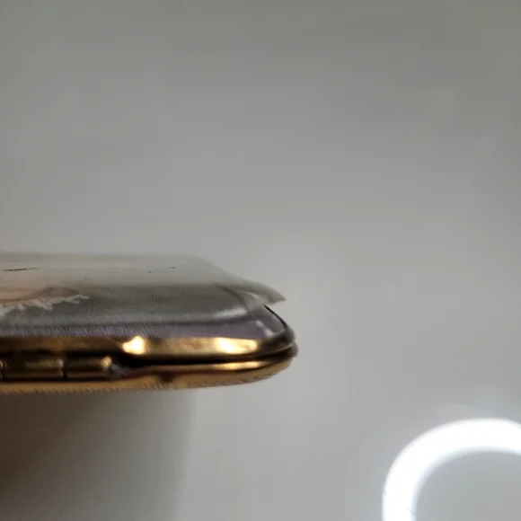 Gwenda Powder Compact - Picture 3 of 10